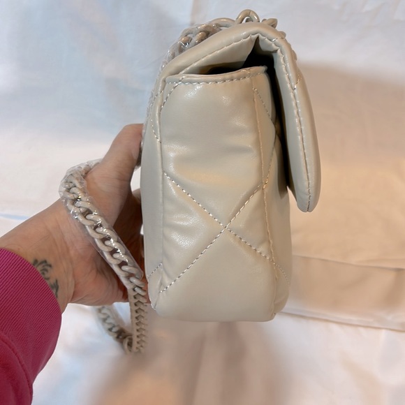 NWT Badgley Mischka- light tan/cream color - Picture 3 of 9